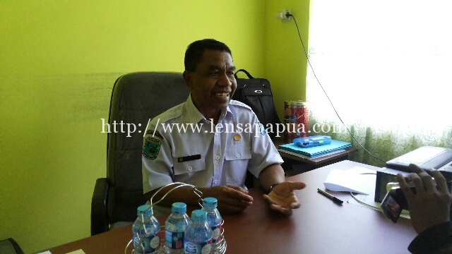 Kepala Dinas Perpustakaan dan Kearsipan Daerah Kabupaten Sorong, Yoab Mayor, SH.,MH Dok/red