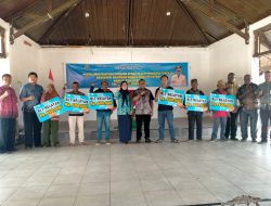 Sebanyak 1.225 Nelayan Terima Bantuan BLT Dari Pj.Bupati Sorong