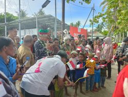 Datang di Pulau Terluar Mapia Papua, Menteri Sosial Salurkan Bantuan