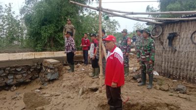 Warga Dua Angkatan lor Dan Kidul Tersendat Pasca Banjir
