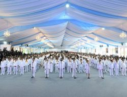 Presiden Prabowo Subianto Resmi Lantik Johny Kamuru–Sutedjo sebagai Bupati dan Wakil Bupati Sorong di Istana Negara