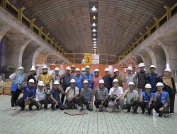 PLN Papua Ajak 19 Jurnalis Kunjungi PLTA & PLTS Terapung Cirata