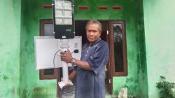 Pemerintah Pusat Lengkapi Kampung Malagai dengan Fasilitas Penerangan Solar Cell