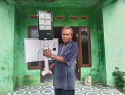 Pemerintah Pusat Lengkapi Kampung Malagai dengan Fasilitas Penerangan Solar Cell