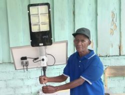 Kampung Klablim Terima Fasilitas Penerangan Solar Cell dari Pemerintah