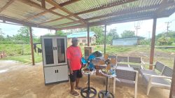 Pemerintah Pusat Serahkan Inventaris untuk Sekretariat Kepala Suku Biak di Sorong