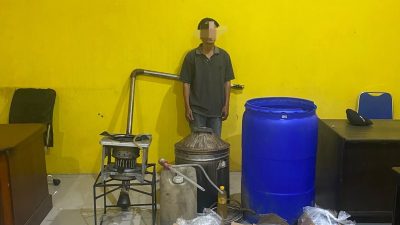 Satresnarkoba Polresta Sorong Kota Bongkar Produksi Miras Cap Tikus di Kabupaten Sorong, 166 Liter Disita
