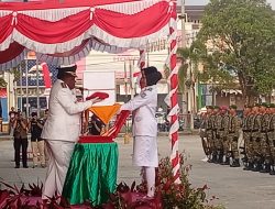 Upacara Penurunan Bendera HUT ke-81 RI di Aimas Berlangsung Lancar, Paskibraka Tuntaskan Tugas